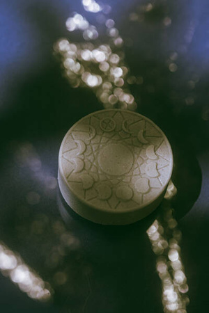 Cleansing bar shampoo Lunula