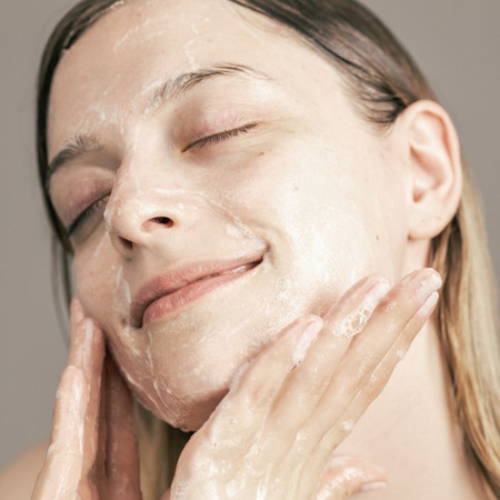 Sachet - Moisturizing dermoemulsion face wash with gluconolactone, ectoin and microbiotic complex