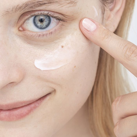 Lifting and firming serum-cream for the eyes and eyelids with peptides and ceramides