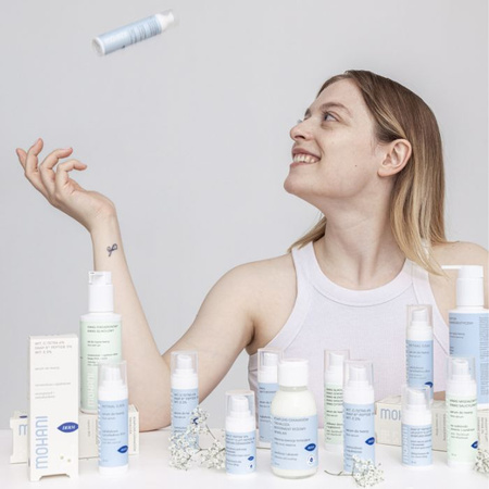 Tightening and brightening face serum with ultra-stable Vitamin C TETRA 6%, neuropeptide SNAP 8™ 5% and Vitamin E 2%.